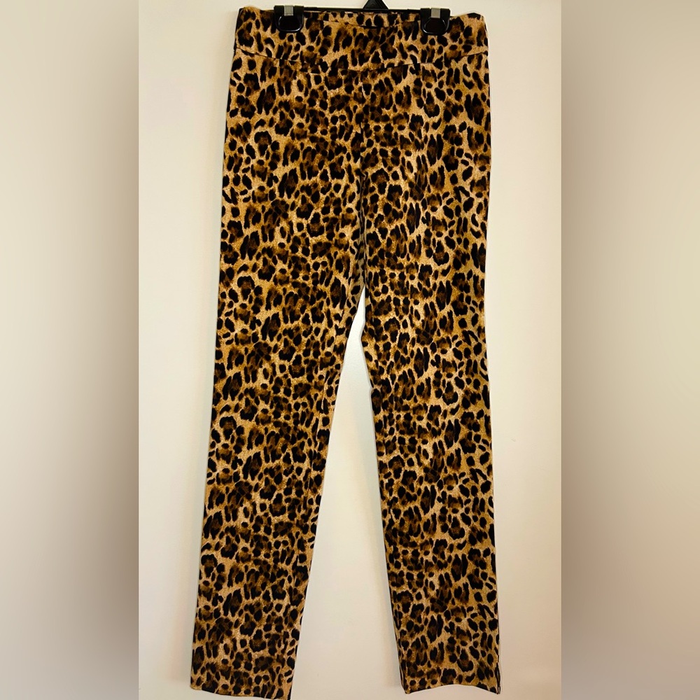 Isaac Mizrahi Leopard print stretch straight-leg pants. Size Small. Worn once.